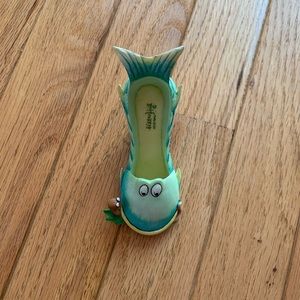 Willow Hall Shoo Shoo Figurine - Swim Swim